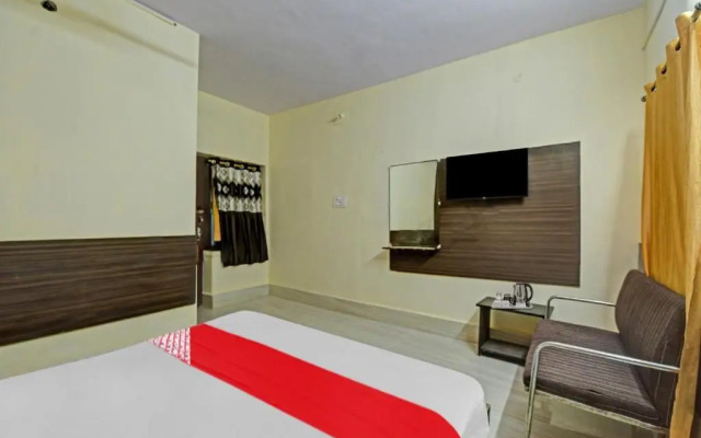OYO 84859 Hotel Preet Palace