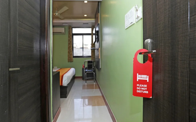 Fabhotel Sanjay Palace