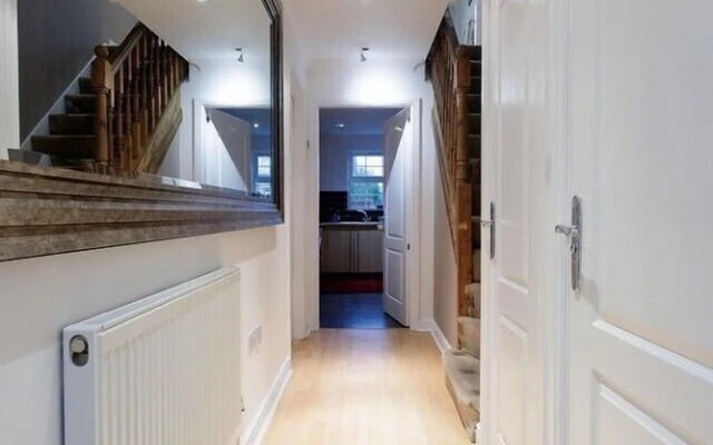 Leeds Townhouse Apartments 7 Beds in 4 Bedrooms