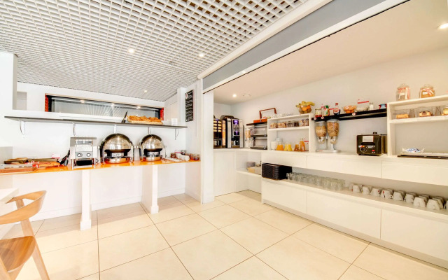 Brit Hotel Porte d’Espagne