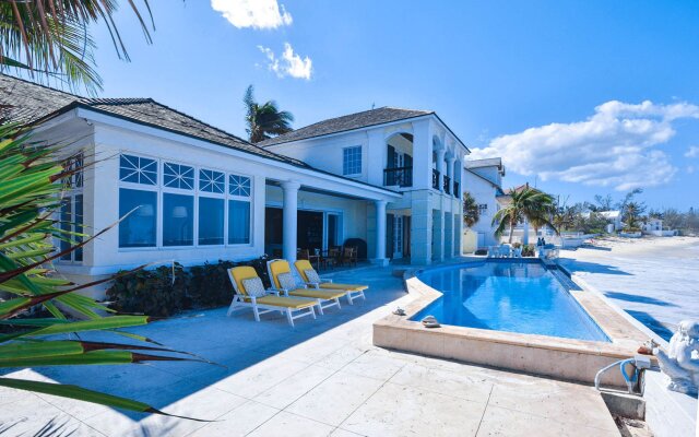 La Mouette Cable Beach Bahamian Villa