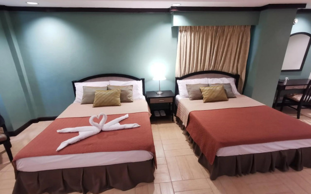 Tagaytay Country Hotel