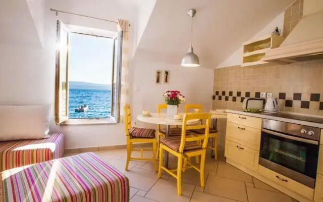 Beach Holiday Home Laura