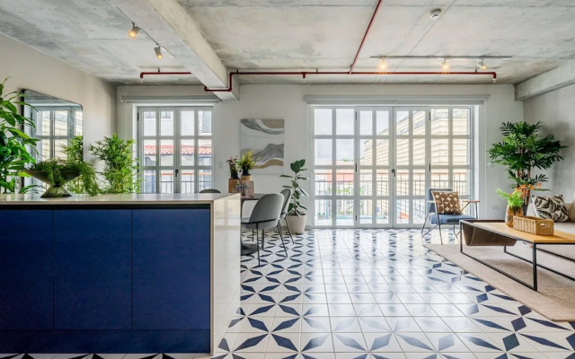 w Picturesque 2BR in Plaza Herrera