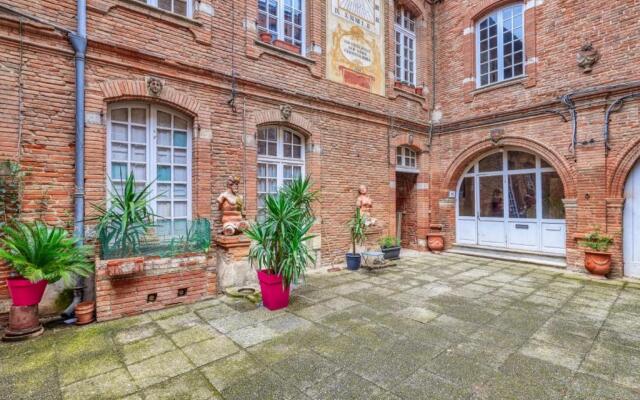 Charming and luxury flat in St-Cyprien district in Toulouse - Welkeys