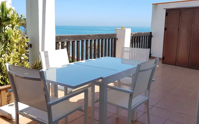 Exquisite Calahonda Beach Studio