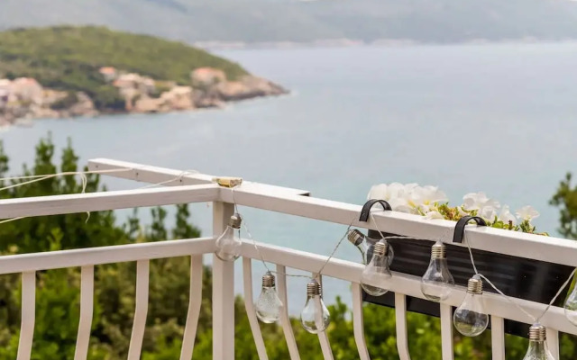 Apartment Konak - Two Bedroom Apartment With Balcony and Sea View