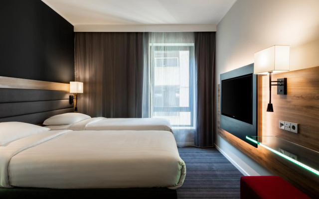 MOXY London Heathrow Airport