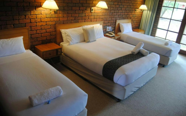Grange Burn Motel – Guest Rooms – Hamilton