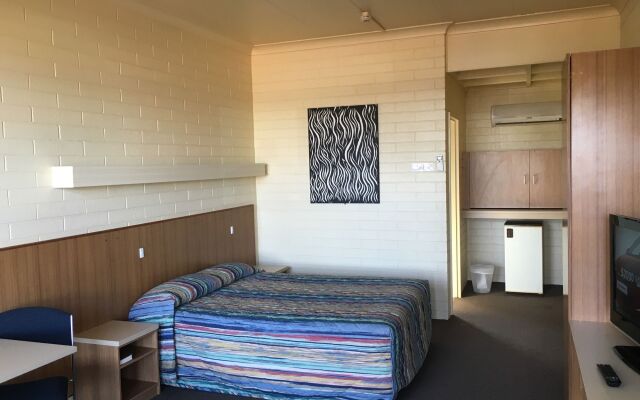 Opal Inn Hotel Motel