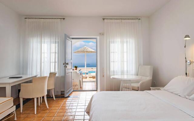Lilium Santorini Hotel
