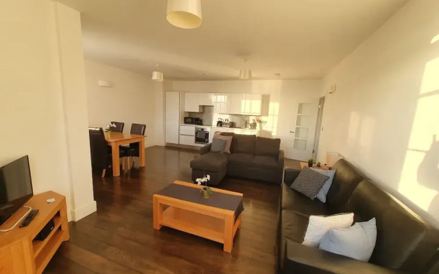Elegant Executive Apartment in Reading
