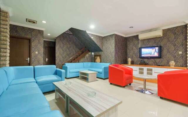 RedDoorz Plus near Lippo Cikarang Mall