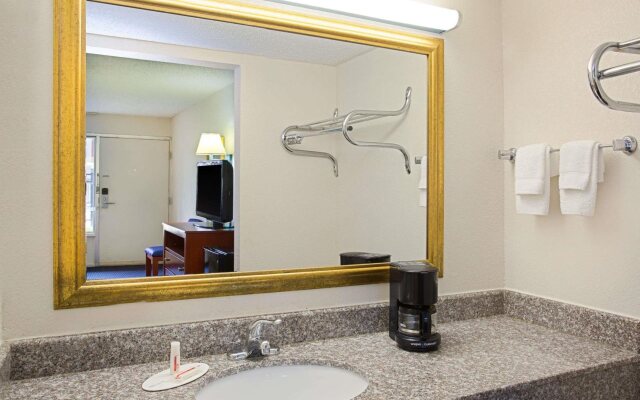 Days Inn Tallahassee-Government Center