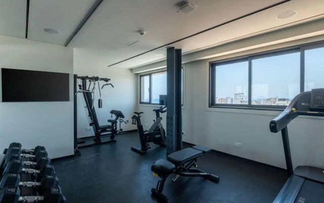 Mercure Larnaca Finikoudes Beach