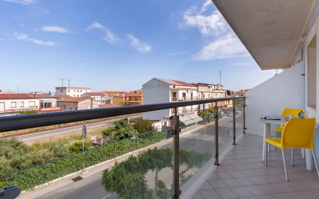 Upscale Apartment in Torre Melissa near Beach