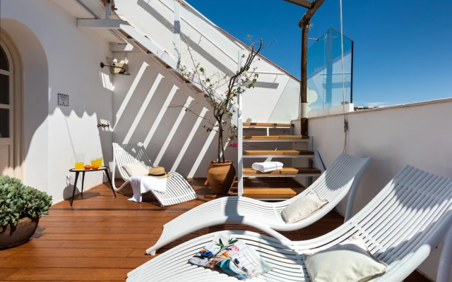 CH Apartments Rooftop Terrace