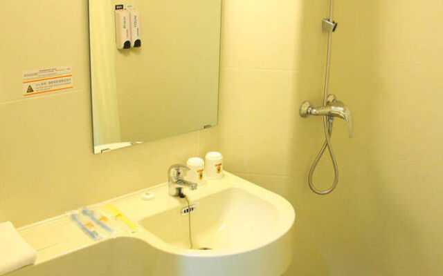 Super 8 Hotel
