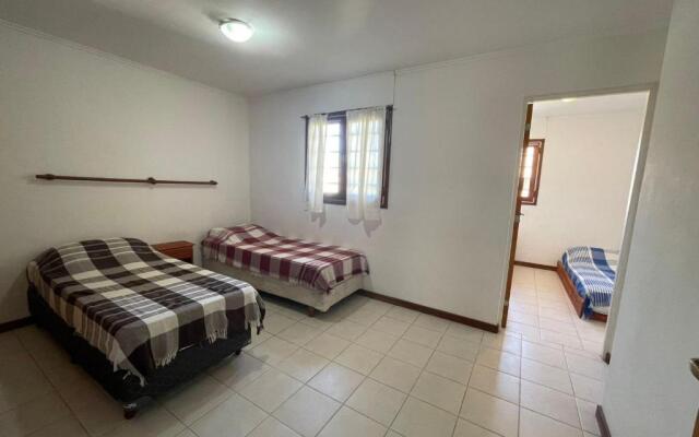 Amplio duplex a 400 metros de la playa