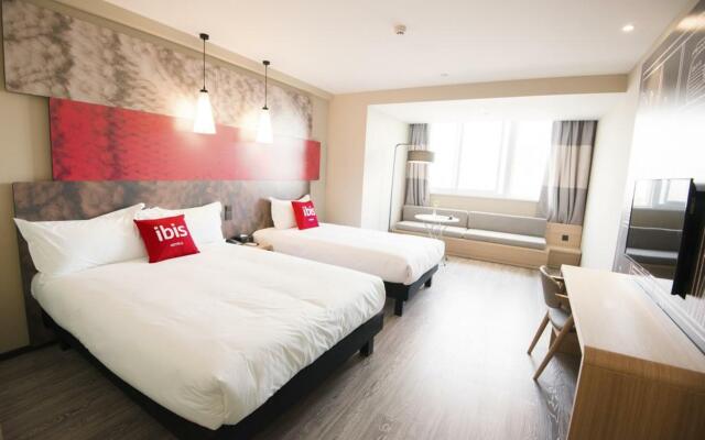 ibis Luoyang Baolong Square Hotel