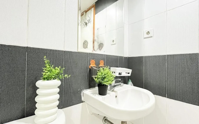 Scandinavian Minimalist 2Br At Cinere Bellevue Suites Apartment