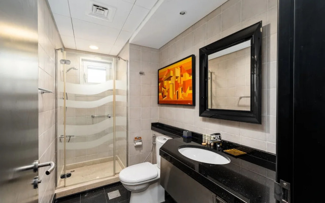 Artsy 4BR DIP Villa w Community Pool Gym