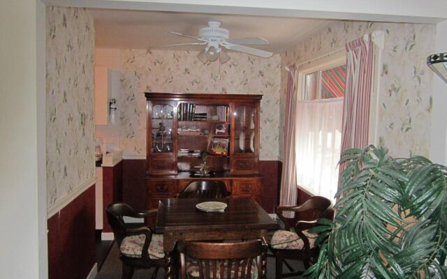 Heathergate Cottage and Suites