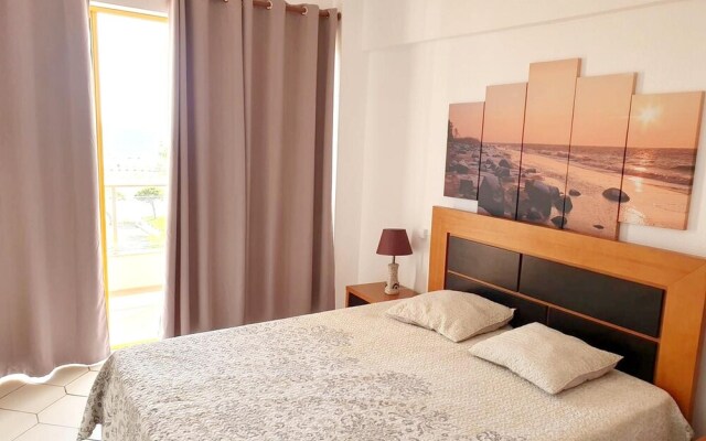 Apartment With one Bedroom in Monte Gordo, With Wonderful sea View, Terrace and Wifi - 200 m From the Beach