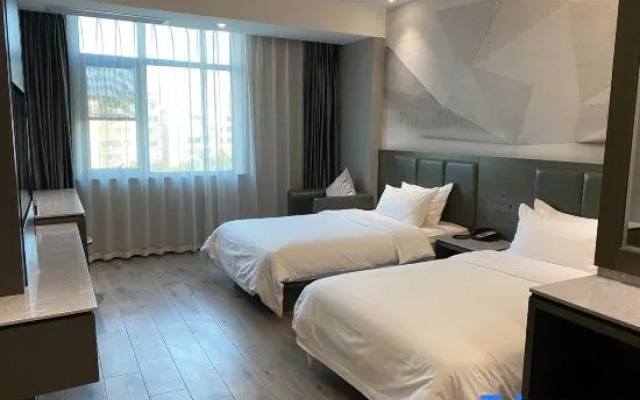 Starway Hotel (Ji'an People's Square)