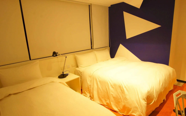 color fun inn