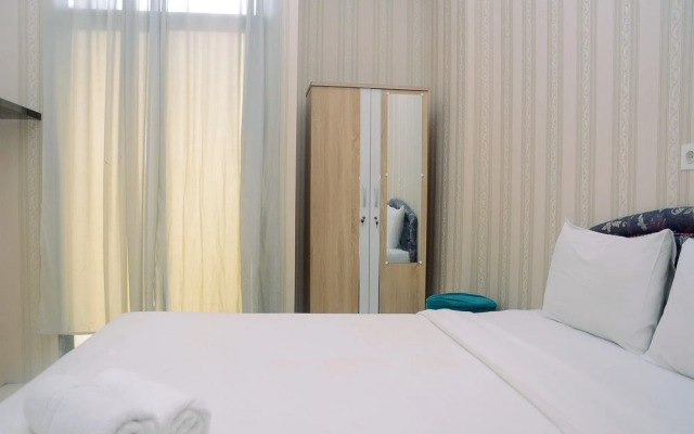 Fully Furnished Studio with Queen Bed at Dave Apartment