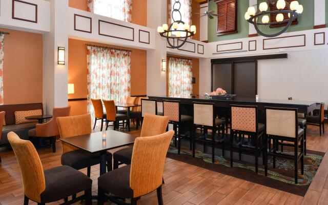 Hampton Inn & Suites Plymouth
