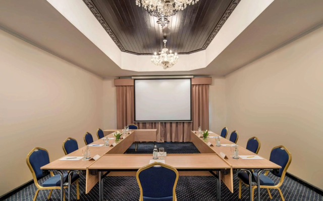Novotel Bahrain Al Dana Resort