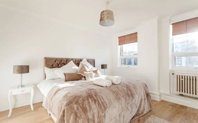Modern Apartment - mins to Marina/Stadium/City Center