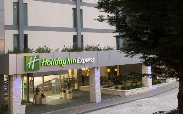 Holiday Inn Express Lisbon Airport, an IHG Hotel