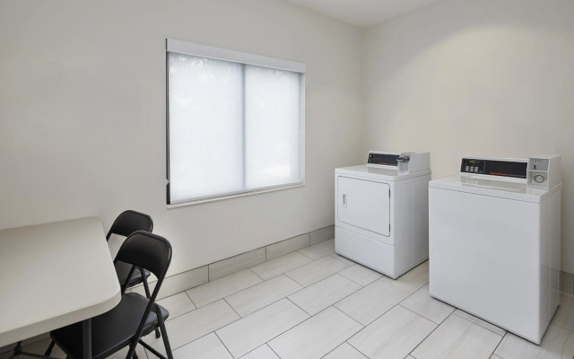 Holiday Inn Express Pensacola West - Navy Base by IHG
