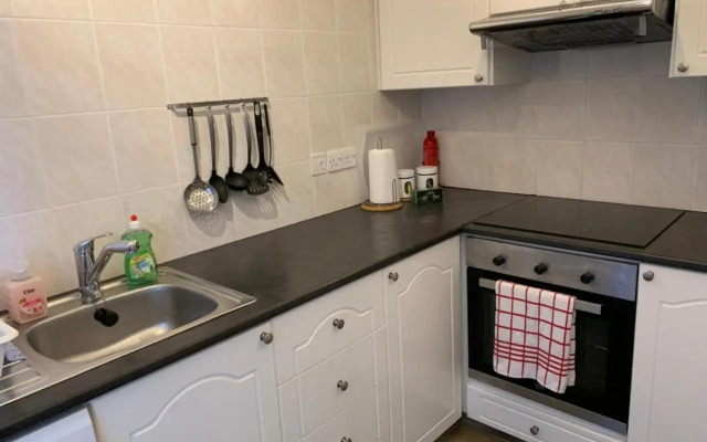 Modern and stylish 1 bedroom apartment in King's Palace