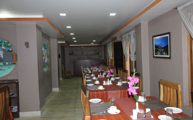 Tashiling Hotel