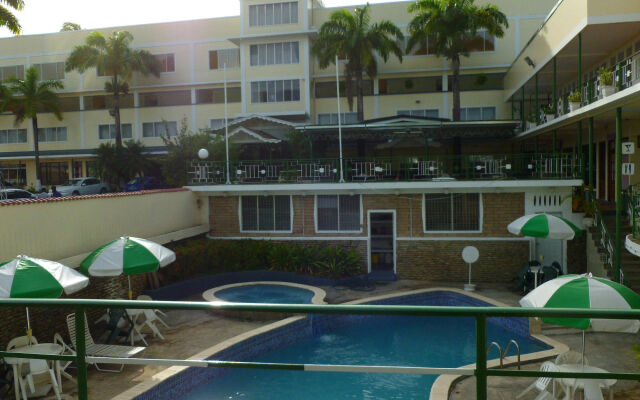 Royal Palm Suite Hotel