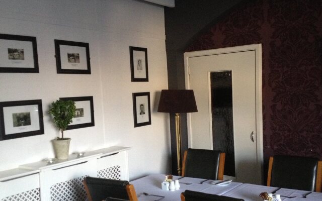 The Sir William Fox Hotel