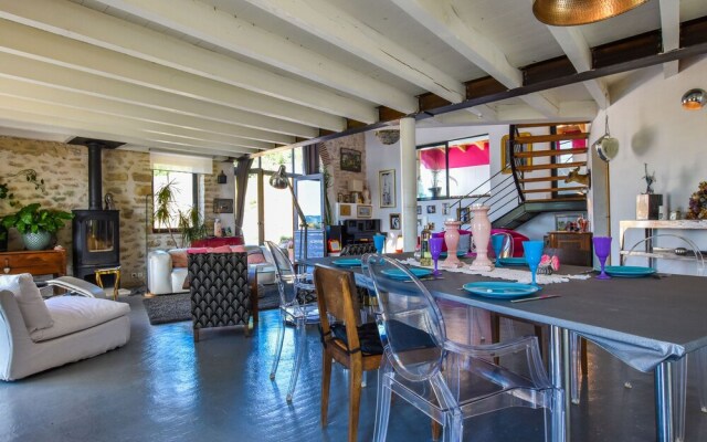 Splendid Holiday Home in Espère France With Private Pool