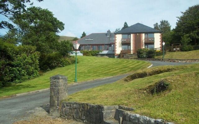Kylemore Pass Hotel