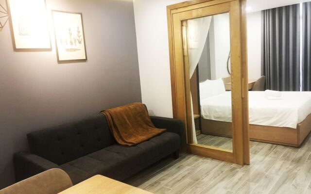 Davis House  Apartment