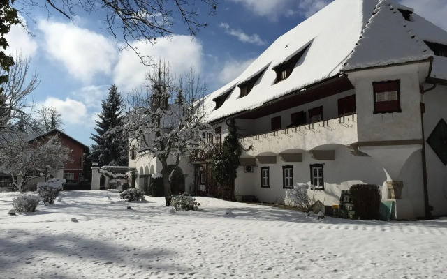 Hotel Schloss Leonstain