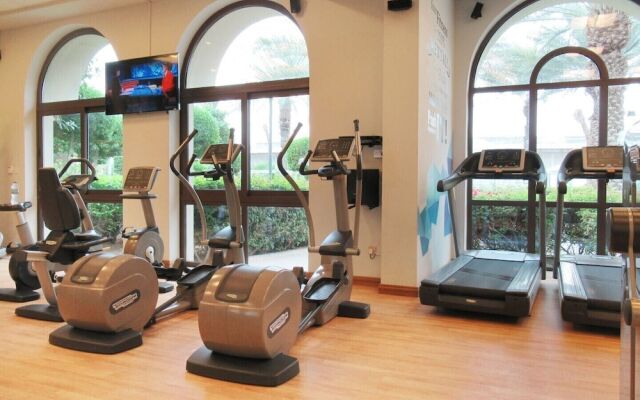 Luxury 2BR Apt Beach Club Full Sea View