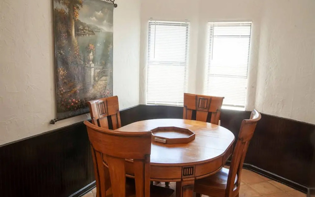 Hidden Weekend Getaway In Noho