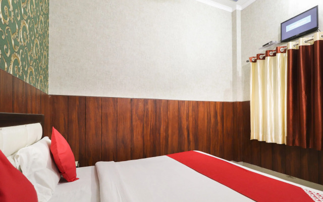 OYO 35382 Hotel Moon Light