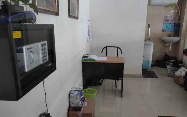OYO 90251 Makaliwe Residence