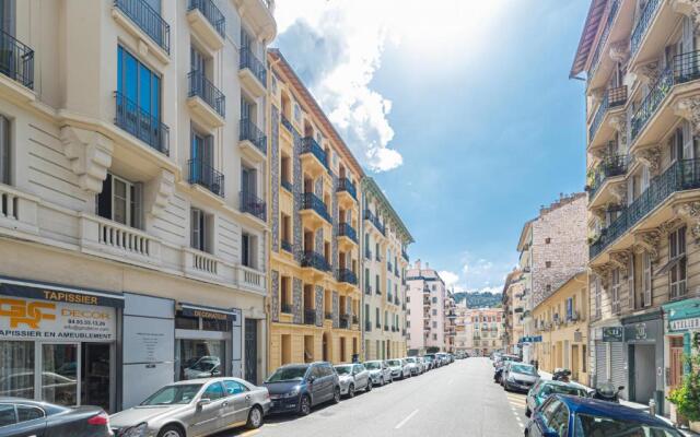 BH - CHARMANT 3 PIECES - Place Garibaldi 4 Personne