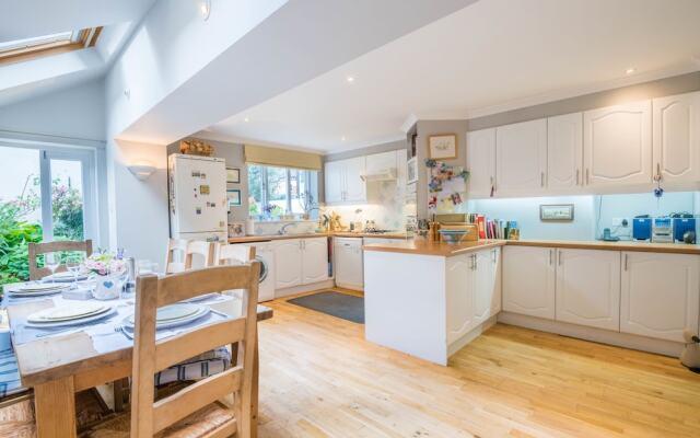 Stunning Wandsworth Home close to the River Thames
